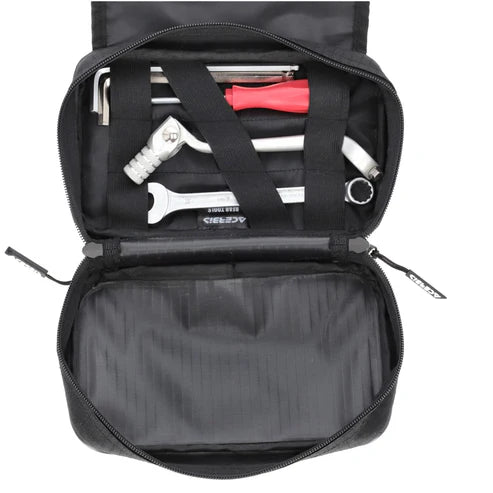 REAR FENDER TOOLS BAG LOGO BLACK/ WHITE
