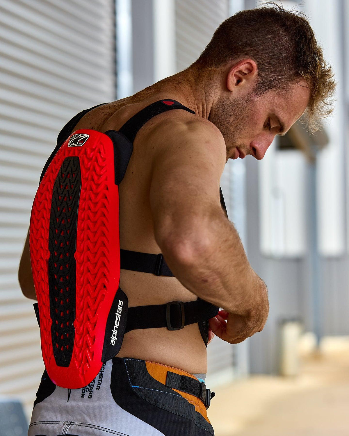 A-5 PLASMA CHEST PROTECTOR - Black/Red/WHITE