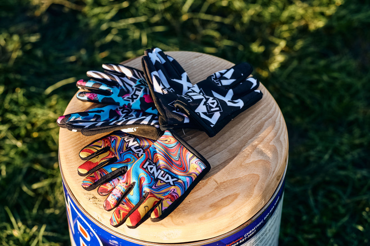 LITTLE KNUX GLOVE - GIRAFFE/ZEBRA