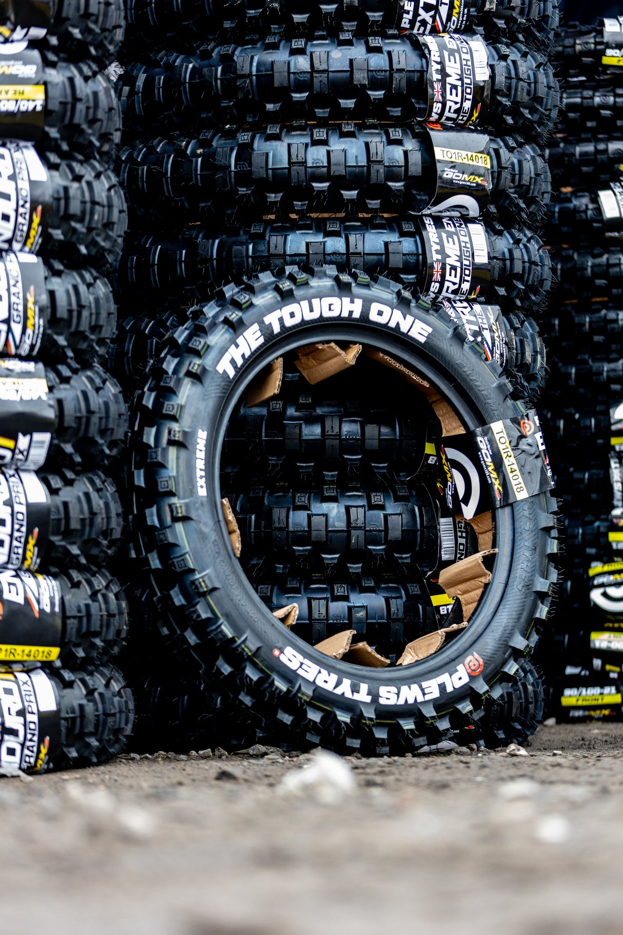 Plews Tyres EN1 EXTREME THE TOUGH ONE Rear - 140 / 80 - 18