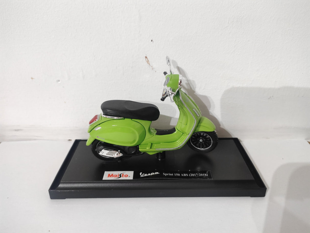 Maisto Toys 1:18 Vespa Sprint 150 ABS (2017/2018) Green