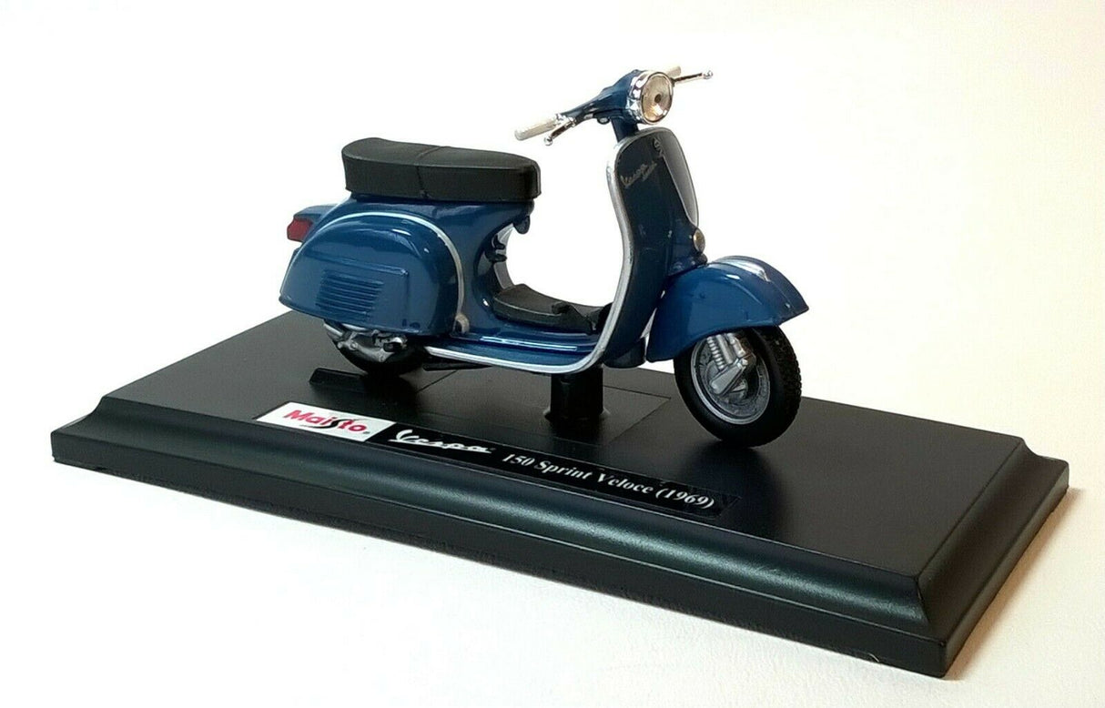 Maisto Toys 1:18 Vespa 150 Sprint Veloce (1969) Blue